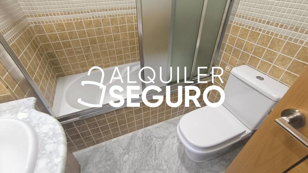 Inmueble en Calle Lituania, SEVILLA