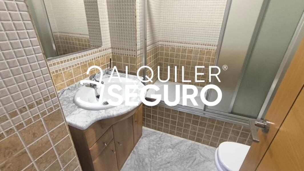 Inmueble en Calle Lituania, SEVILLA