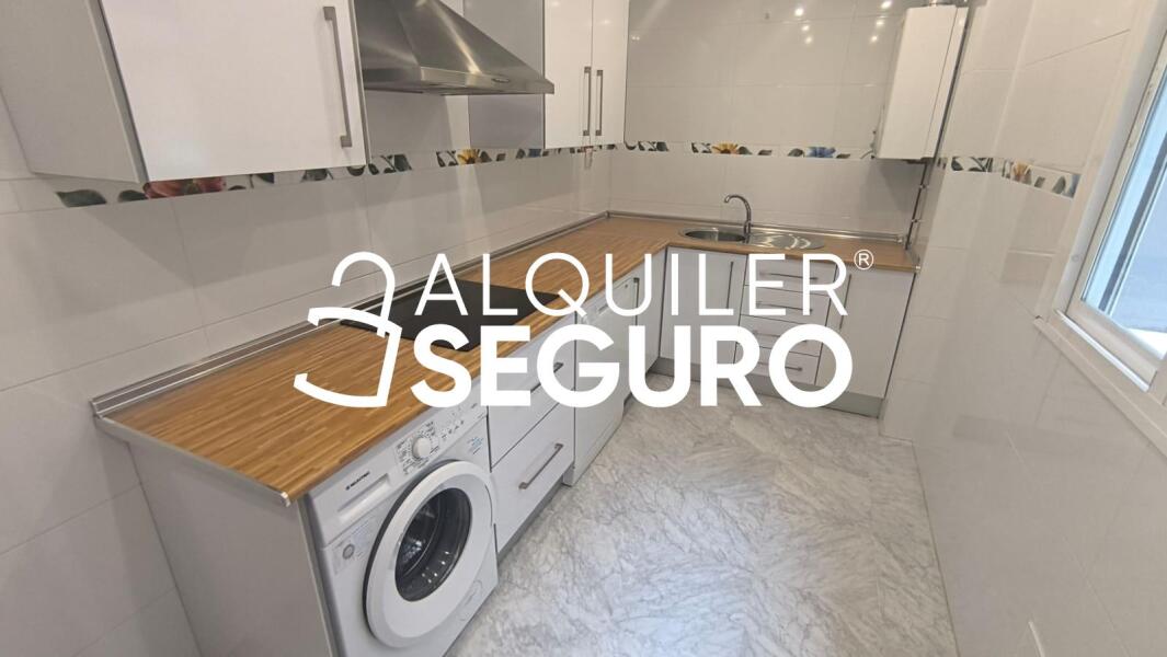 Inmueble en Calle Lituania, SEVILLA