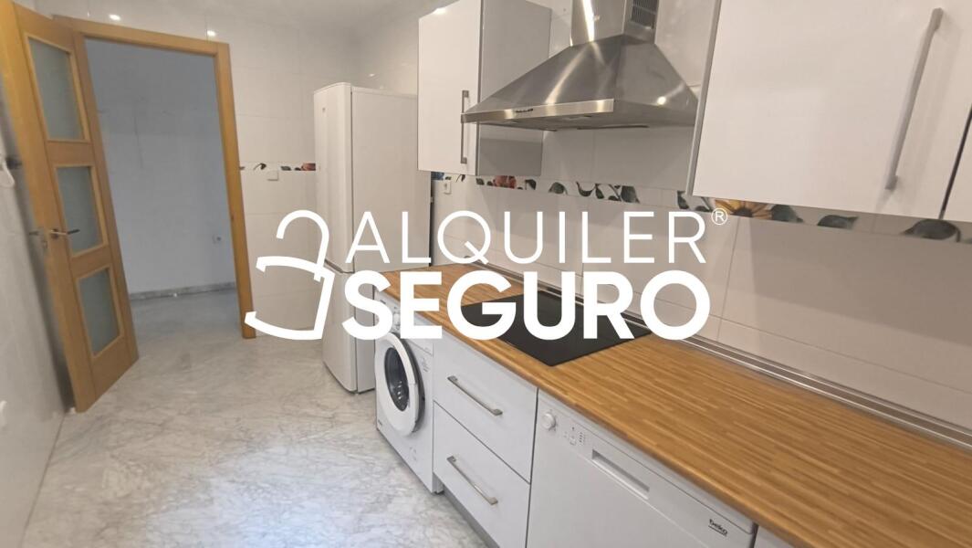 Inmueble en Calle Lituania, SEVILLA