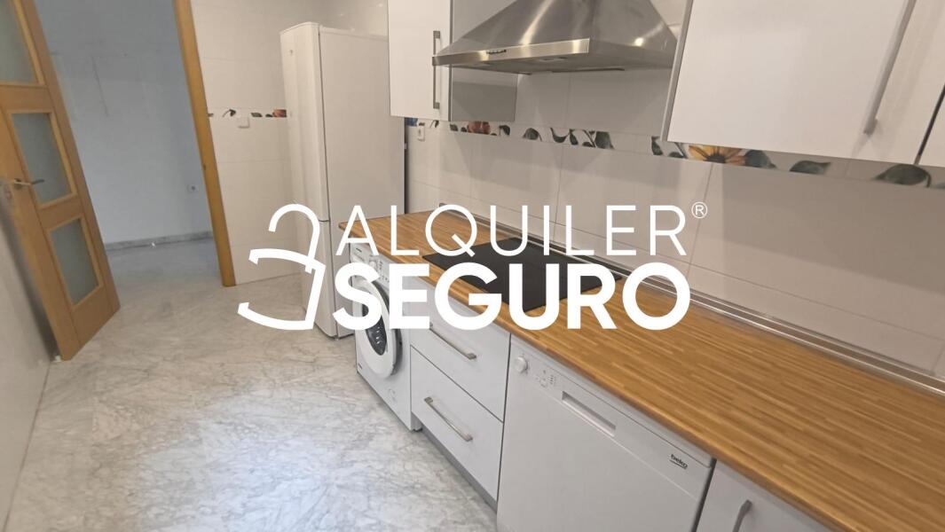 Inmueble en Calle Lituania, SEVILLA