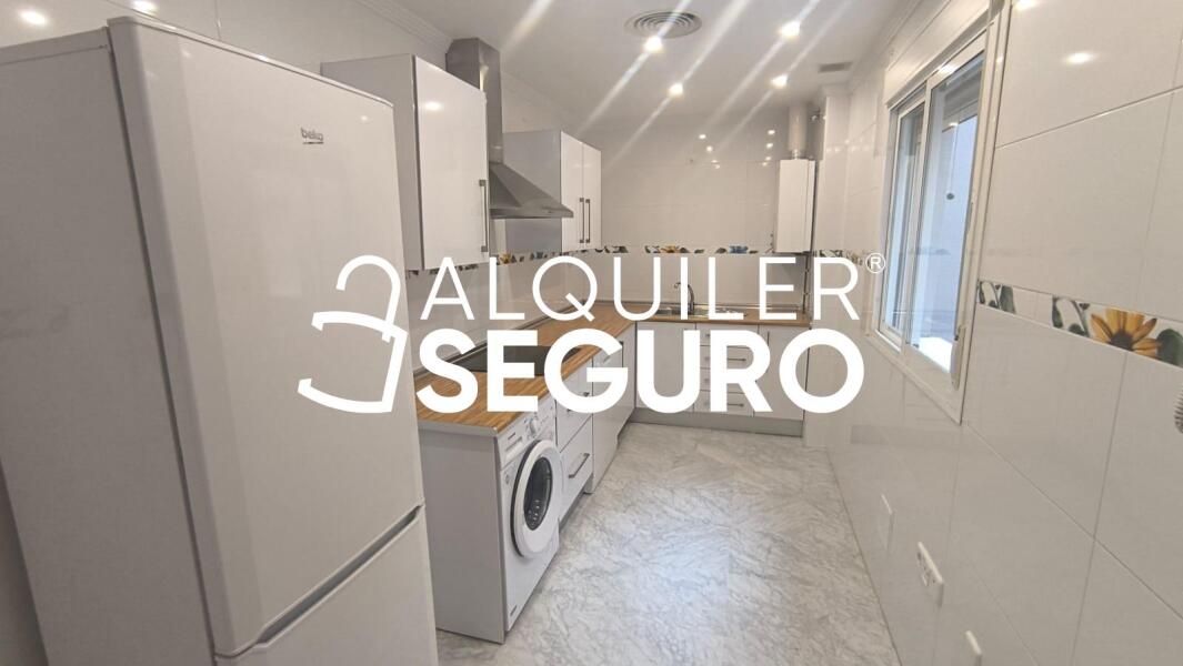 Inmueble en Calle Lituania, SEVILLA