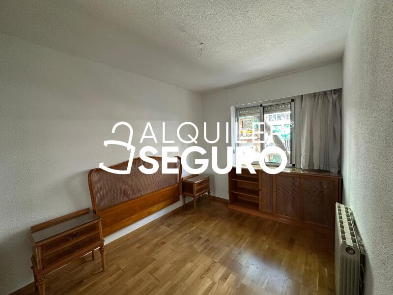 Piso en Calle del Apostol Santiago, MADRID MADRID