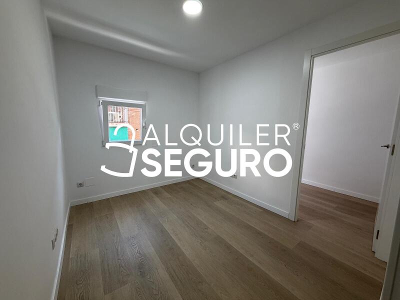 Inmueble en Calle Licenciado Vidrieras, MADRID