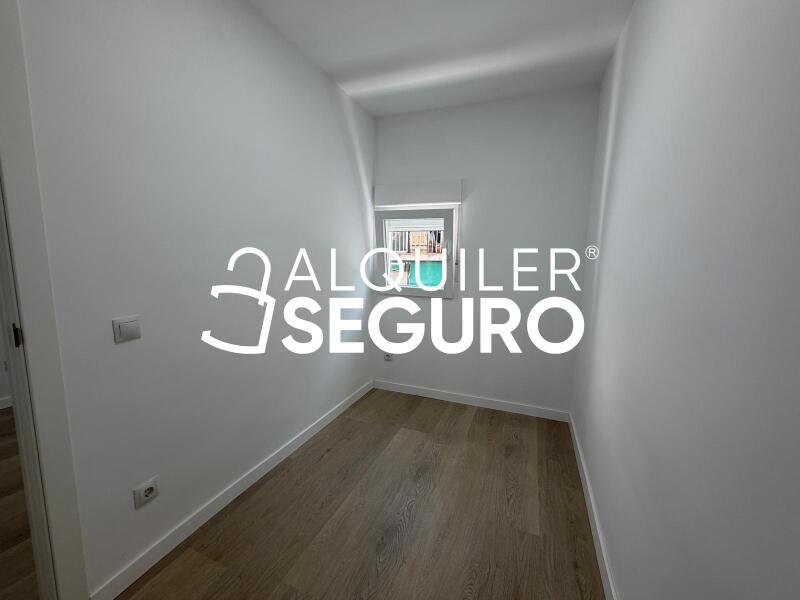 Inmueble en Calle Licenciado Vidrieras, MADRID