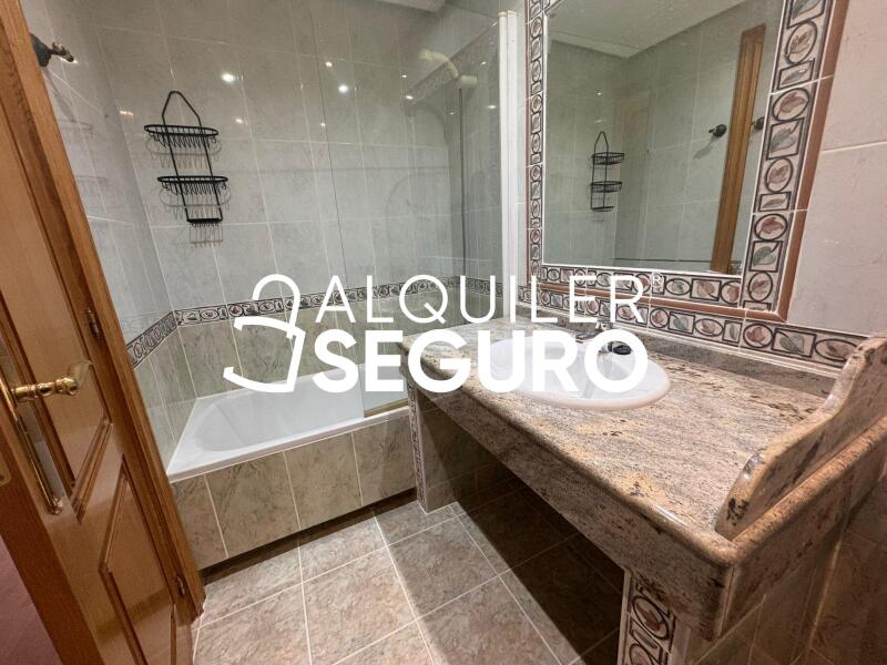 Inmueble en Calle Navas del rey, MADRID