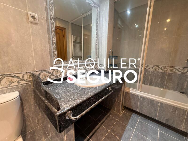 Piso en Calle Navas del rey, MADRID MADRID