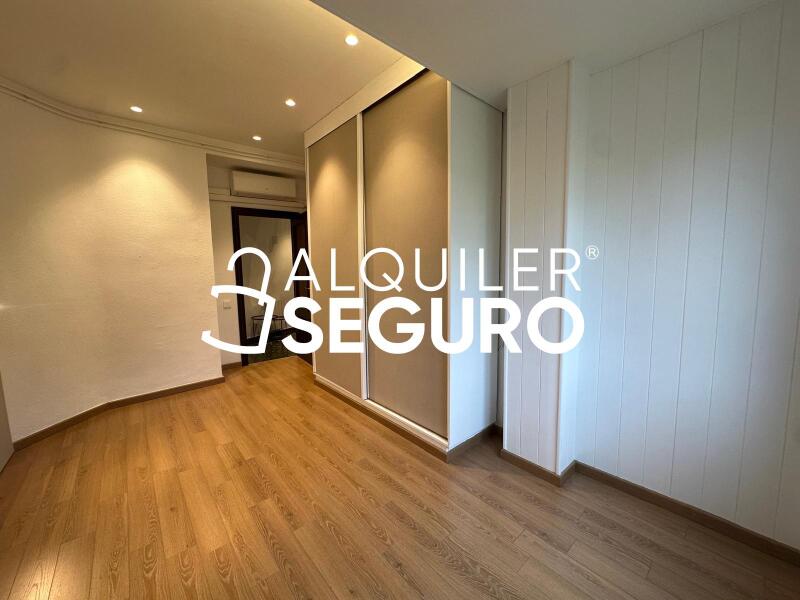 Piso en Avenida Ramon y Cajal, VALENCIA VALENCIA