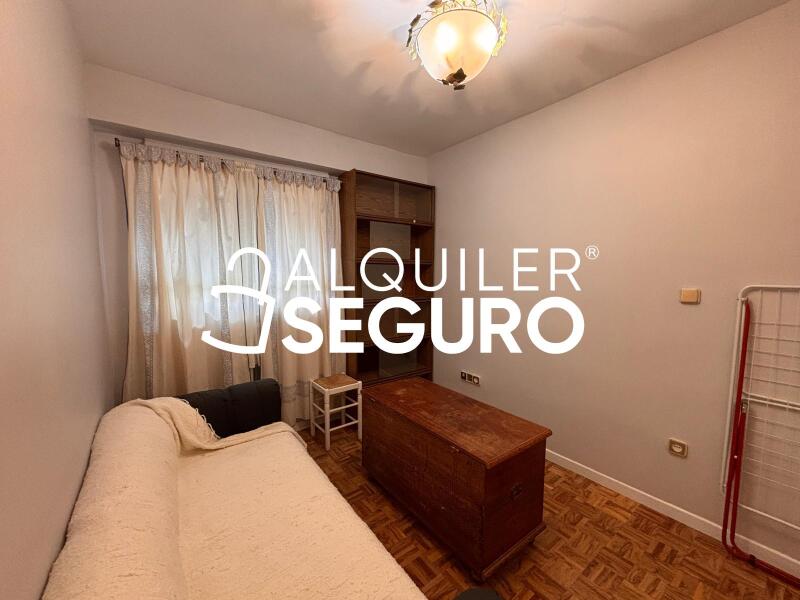 Inmueble en Calle Alcala de Guadaira, MADRID