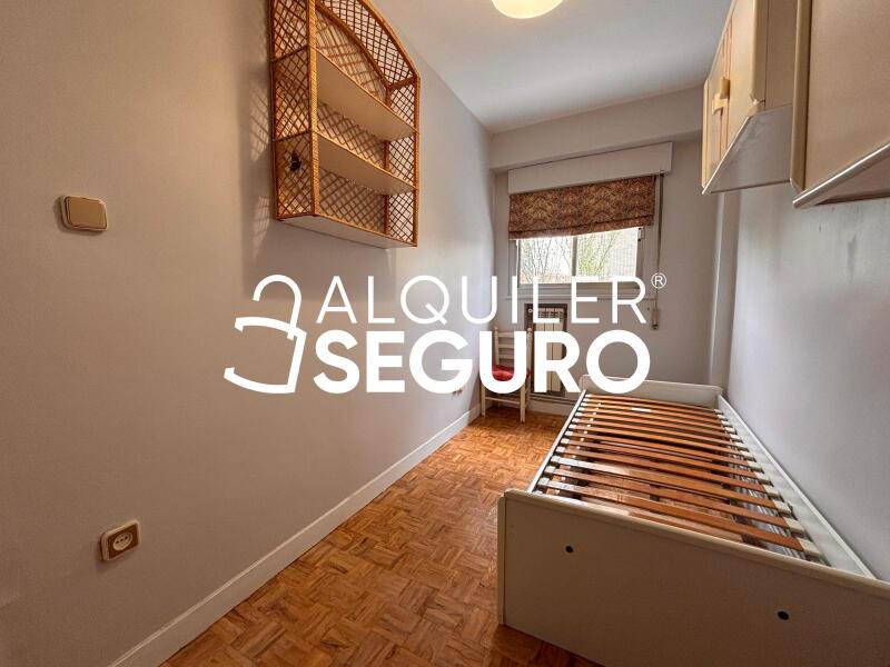 Inmueble en Calle Alcala de Guadaira, MADRID