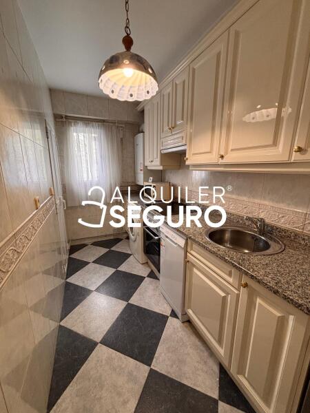 Inmueble en Calle Alcala de Guadaira, MADRID