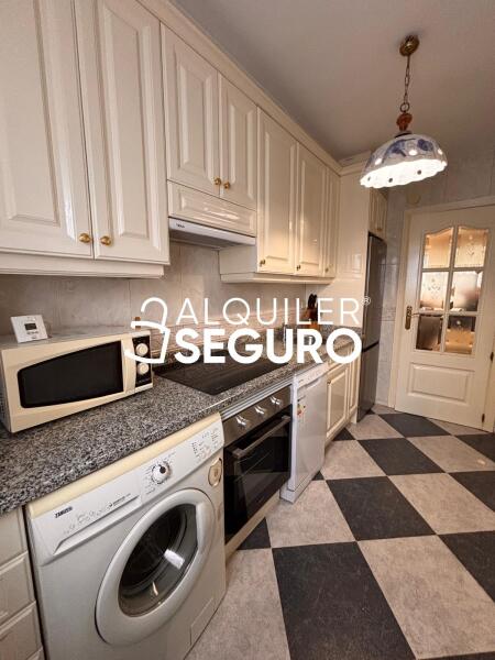 Inmueble en Calle Alcala de Guadaira, MADRID