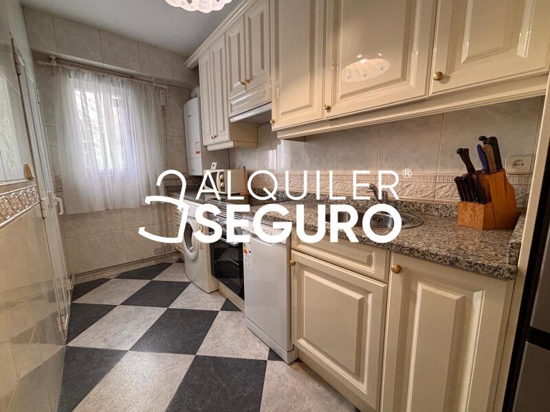 Inmueble en Calle Alcala de Guadaira, MADRID