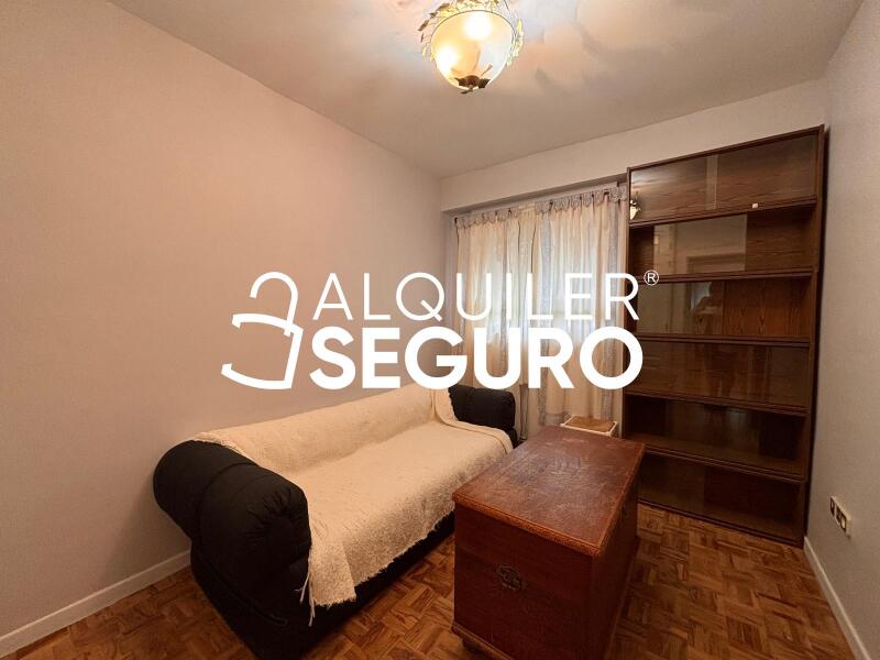 Inmueble en Calle Alcala de Guadaira, MADRID