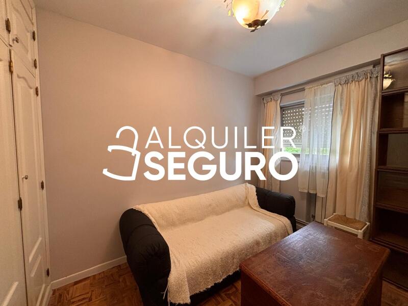 Inmueble en Calle Alcala de Guadaira, MADRID