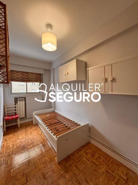 Inmueble en Calle Alcala de Guadaira, MADRID