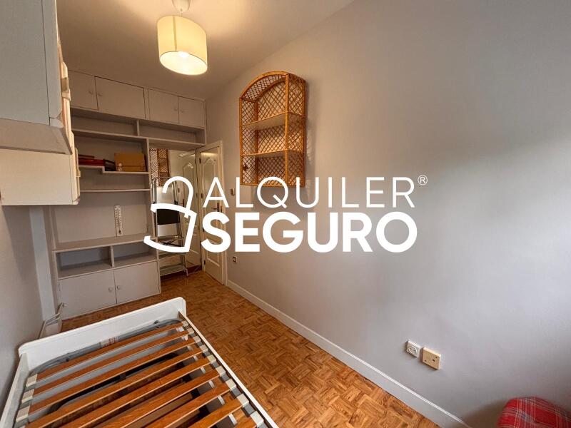 Inmueble en Calle Alcala de Guadaira, MADRID