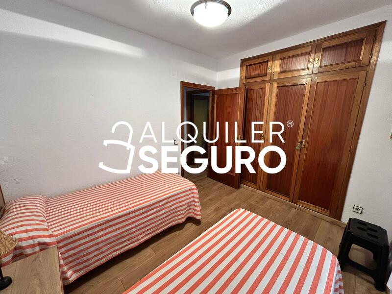 Inmueble en Calle Bustamante, MADRID