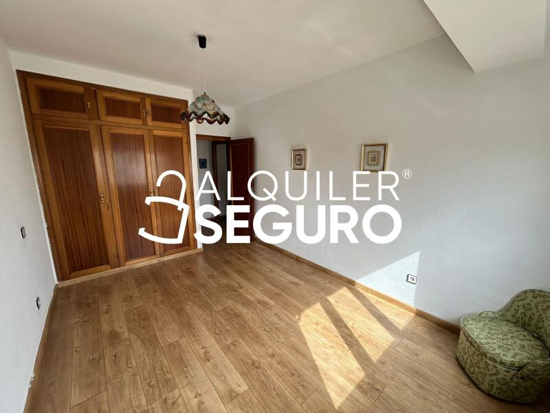 Inmueble en Calle Bustamante, MADRID