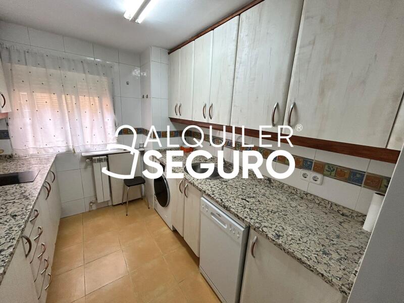 Inmueble en Calle Bustamante, MADRID