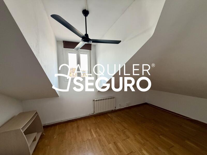 Piso en Avenida Antonio Sarabia , YELES TOLEDO