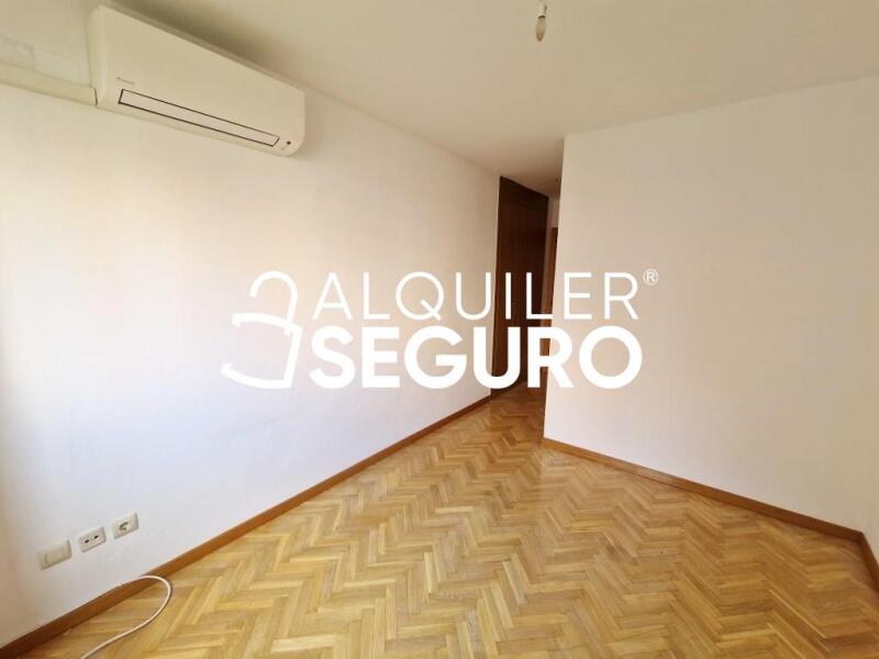 Inmueble en Avenida Retamas, MADRID