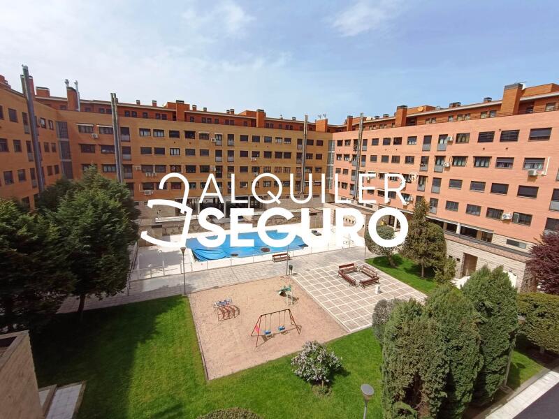 Inmueble en Avenida Maria Moliner, MADRID