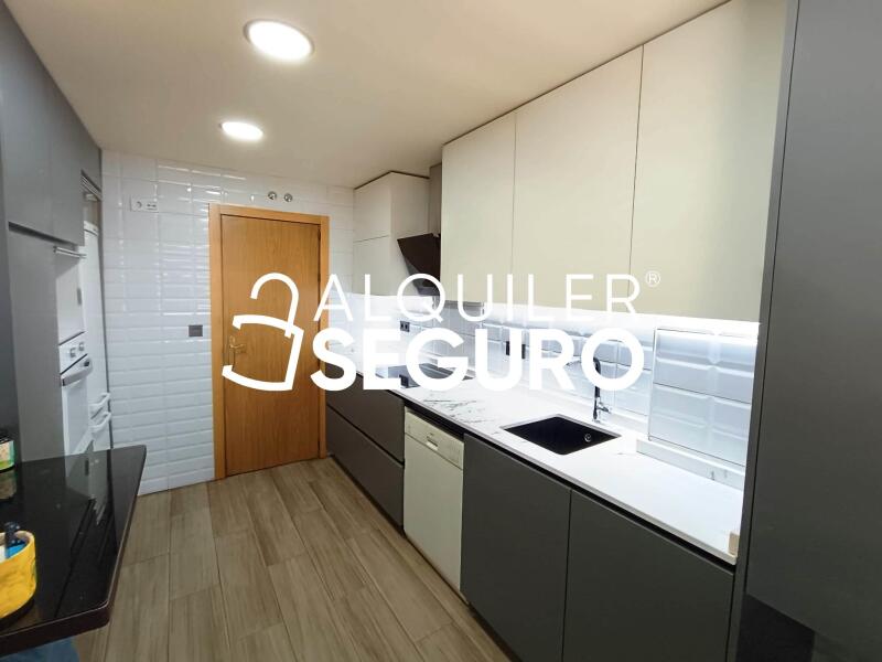 Inmueble en Avenida Maria Moliner, MADRID