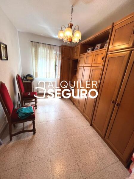 Inmueble en Calle La del Manojo de Rosas , MADRID