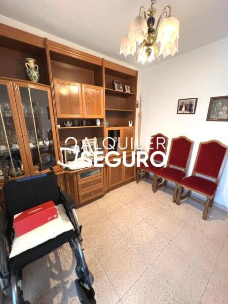 Inmueble en Calle La del Manojo de Rosas , MADRID