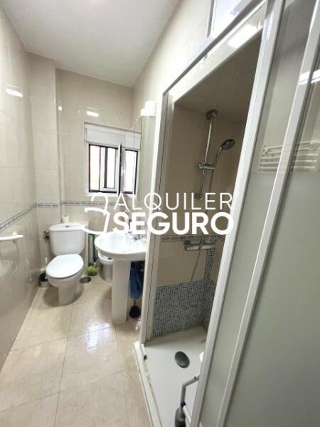 Inmueble en Calle La del Manojo de Rosas , MADRID