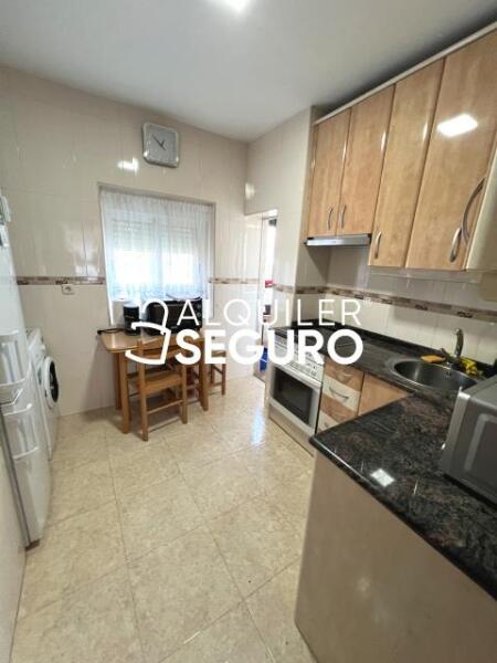 Inmueble en Calle La del Manojo de Rosas , MADRID