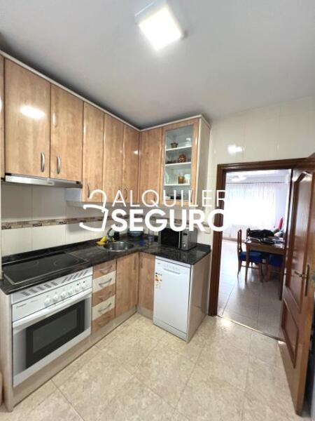 Inmueble en Calle La del Manojo de Rosas , MADRID