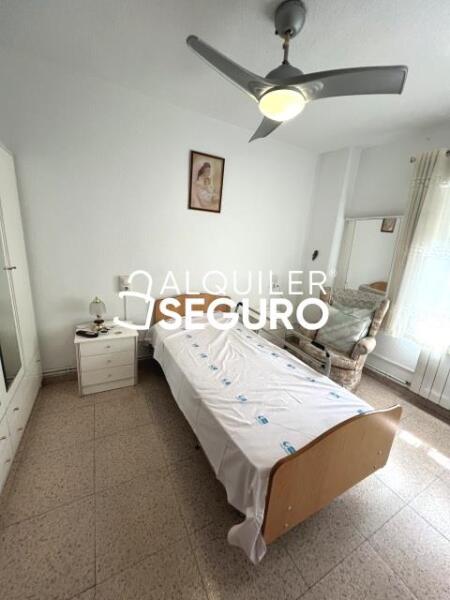 Inmueble en Calle La del Manojo de Rosas , MADRID