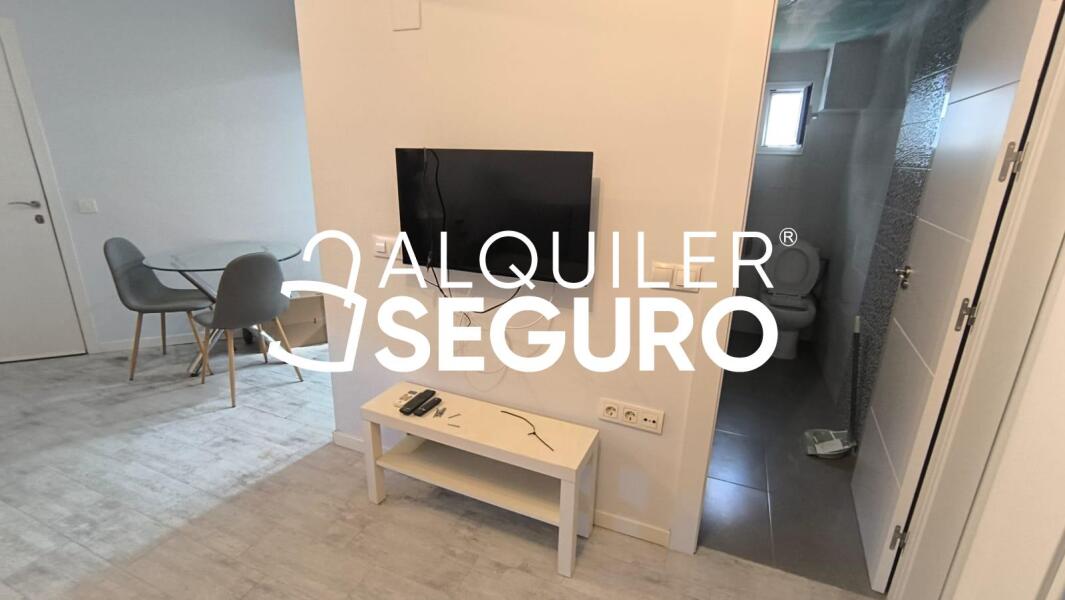 Piso en Avenida doctor fedriani, SEVILLA SEVILLA