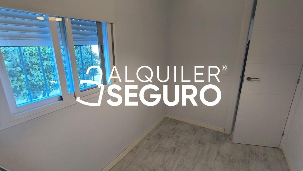 Piso en Avenida doctor fedriani, SEVILLA SEVILLA