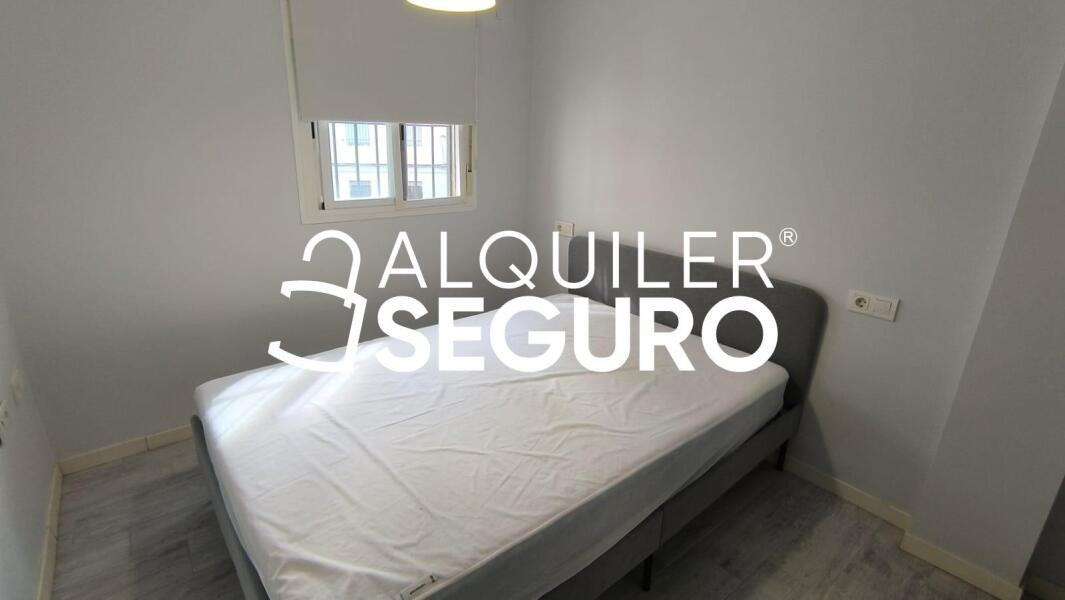 Piso en Avenida doctor fedriani, SEVILLA SEVILLA