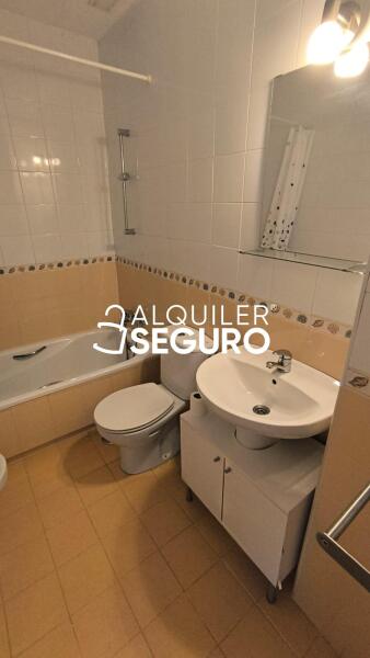 Piso en Avenida Del Camino de la Calera, BENACAZÓN SEVILLA