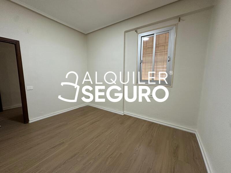 Piso en Calle VALLE DE LAGUAR, VALENCIA VALENCIA