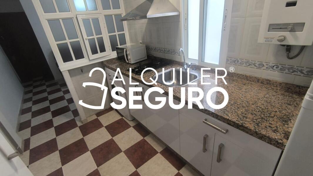 Piso en Calle Levíes, SEVILLA SEVILLA