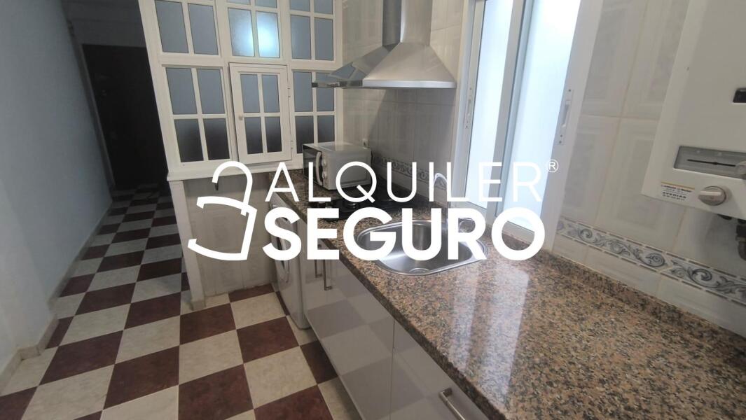 Piso en Calle Levíes, SEVILLA SEVILLA