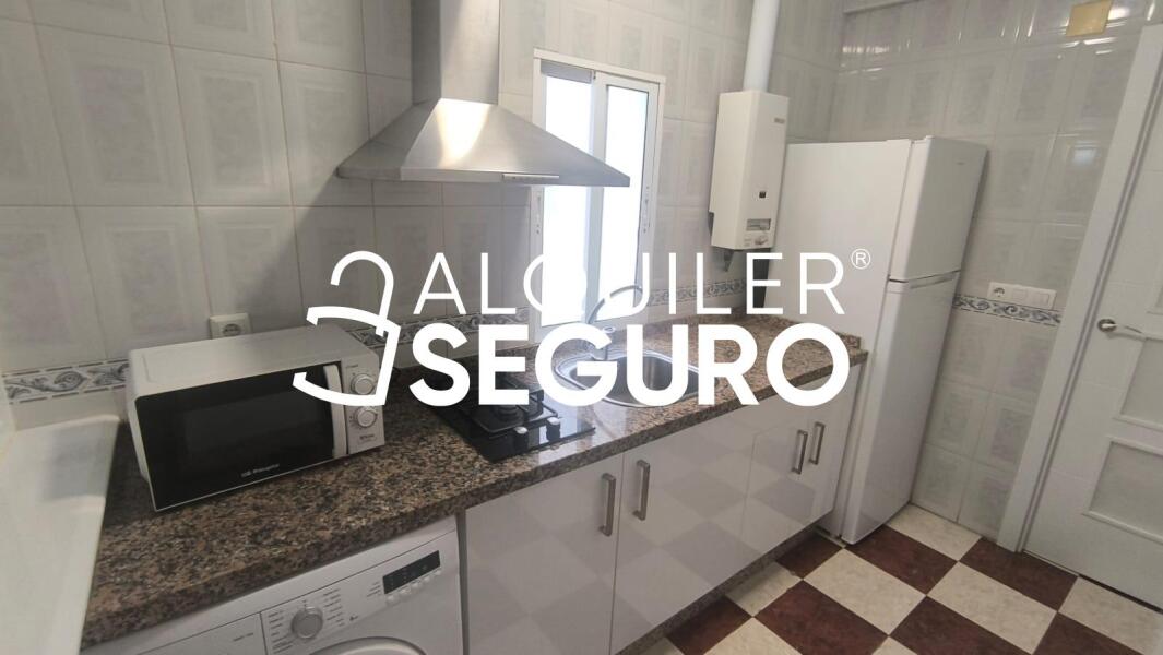 Piso en Calle Levíes, SEVILLA SEVILLA