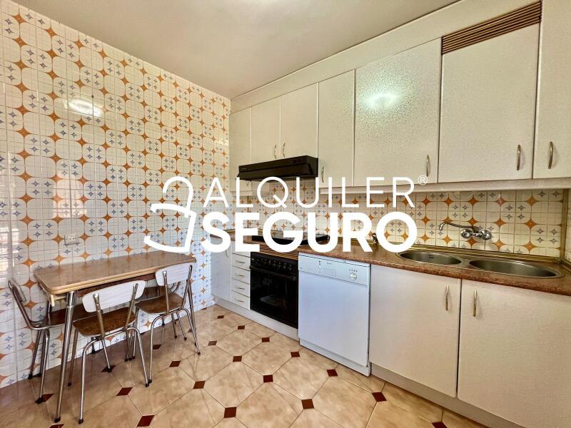 Piso en Calle Maroto, VALDETORRES DE JARAMA MADRID