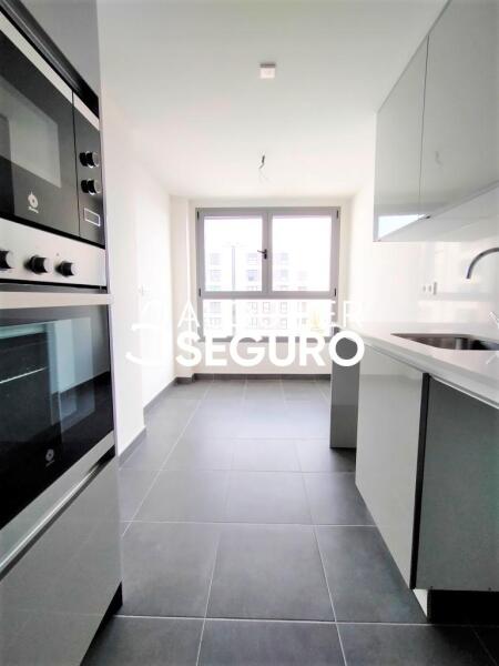 Piso en Avenida Juan XXIII , LEGANÉS MADRID