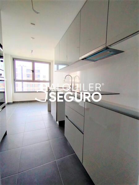 Piso en Avenida Juan XXIII , LEGANÉS MADRID