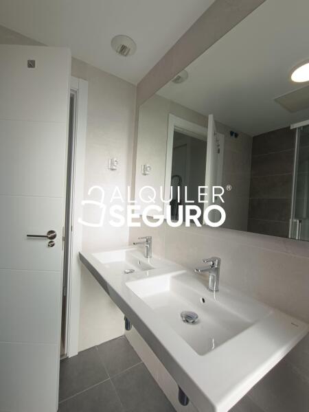 Piso en Avenida Juan XXIII , LEGANÉS MADRID