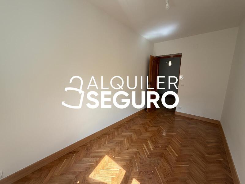 Inmueble en Calle Villalobos , MADRID