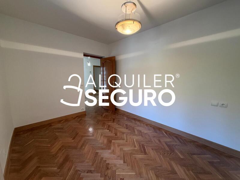 Inmueble en Calle Villalobos , MADRID