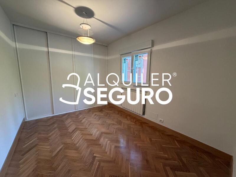 Inmueble en Calle Villalobos , MADRID