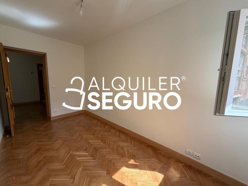 Inmueble en Calle Villalobos , MADRID